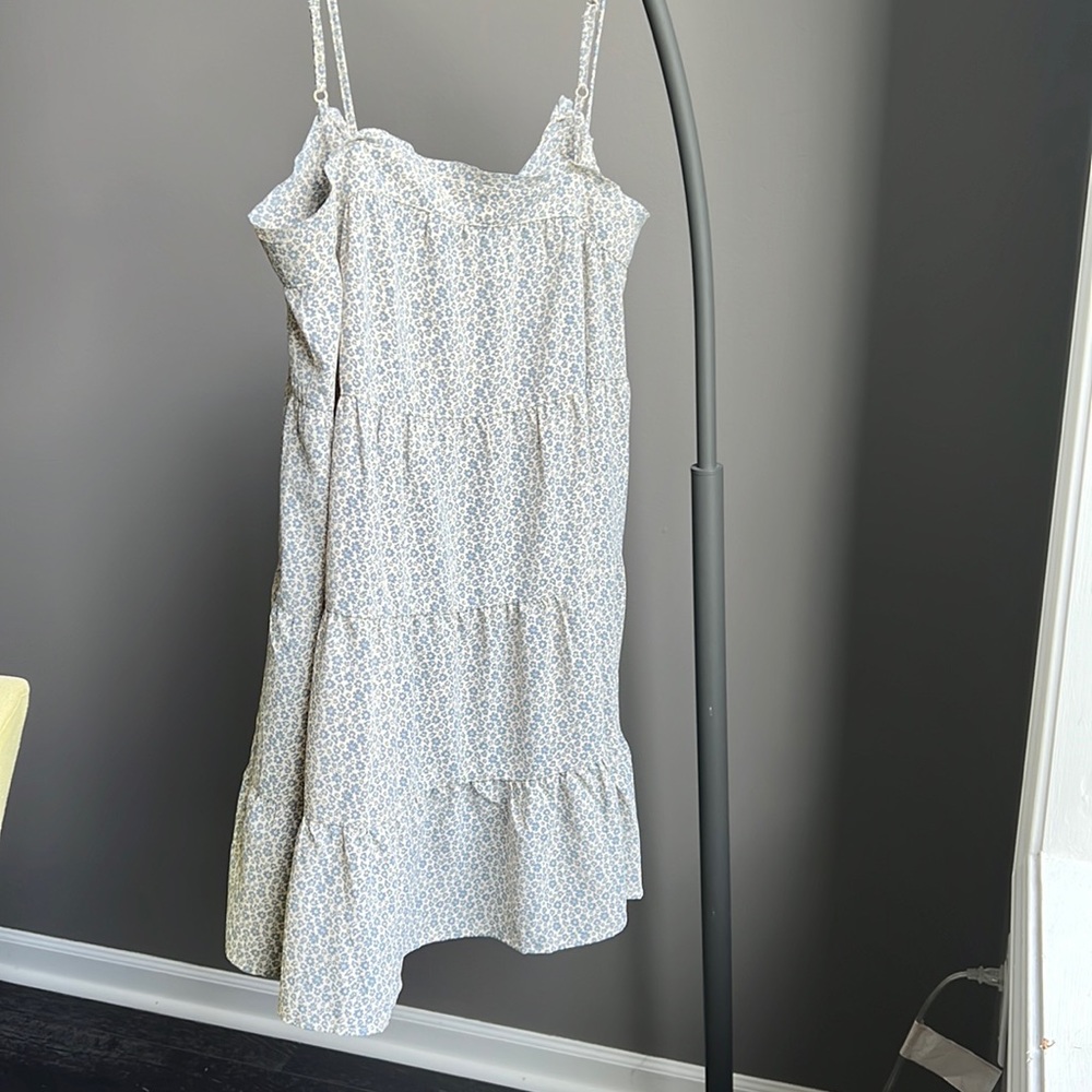 NWT. WISHLIST Floral Tiered Dress in Dusty Blue.